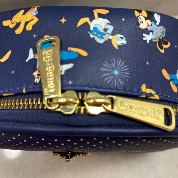 Lounge Disney 50th Anniversary Crossbody Pin Bag - Picture 4 of 7